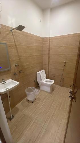 Sai Guest House Banaras Railway Station 2Km From Kashi Vishwanath — 4-Star Luxury Hotel in Varanasi, India