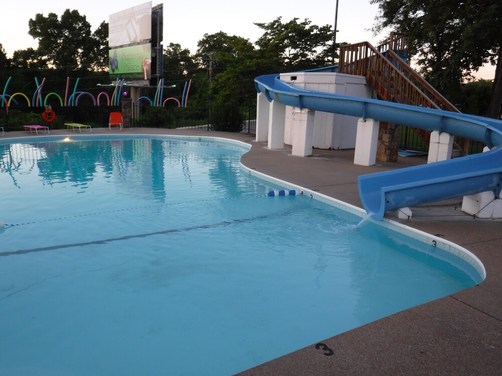 Colonial Mountain Inn - photo 31