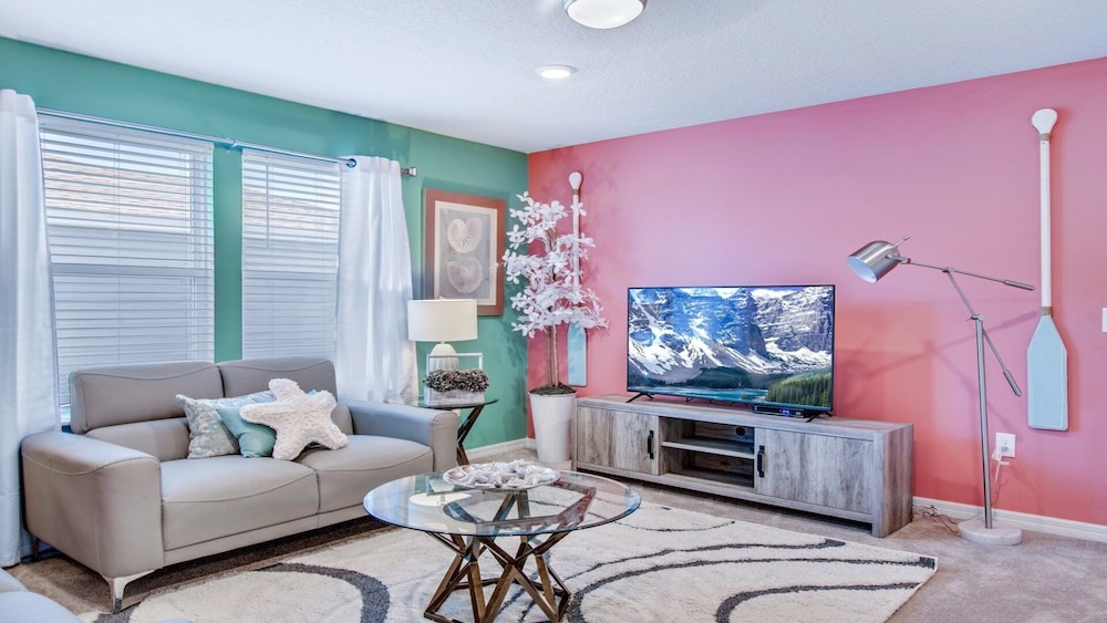 Pool Villa 2311 — 5-Star Luxury Hotel in Davenport, United States