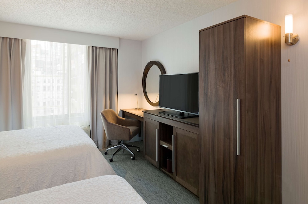 Hampton Inn Manhattan Chelsea - photo 11