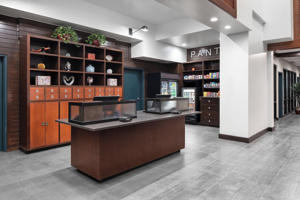 Four Points by Sheraton Oklahoma City Airport - photo 2