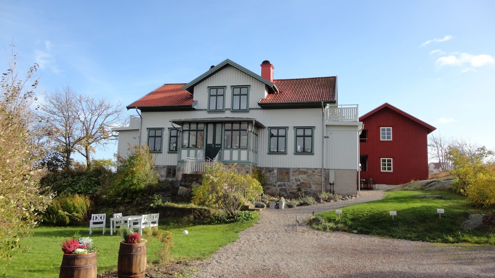 Prästgårdens Pensionat in Elloes, Sweden