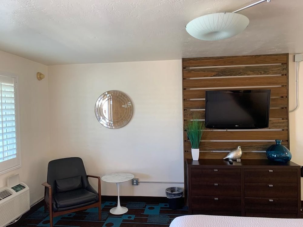 The Sands Motel - photo 15