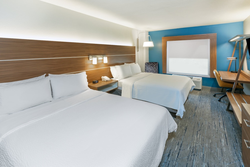 HI Express El Paso Downtown by IHG - photo 9