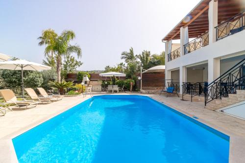 Villa Kartiela Sandy Beach Villas Private Pool Jacuzzi Private Beach Area — 4-Star Luxury Hotel in Polis, Cyprus