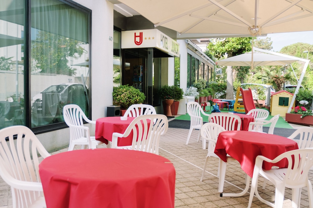 Hotel Junior - carbon neutral hotel in Rimini