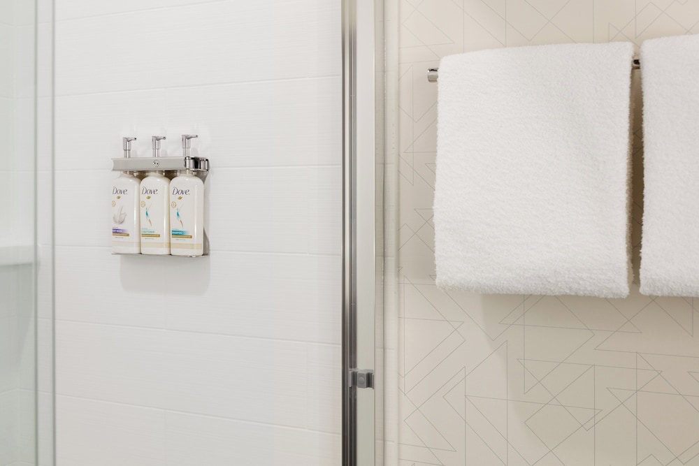 Holiday Inn Express & Suites Charlotte Airport Area by IHG - photo 13