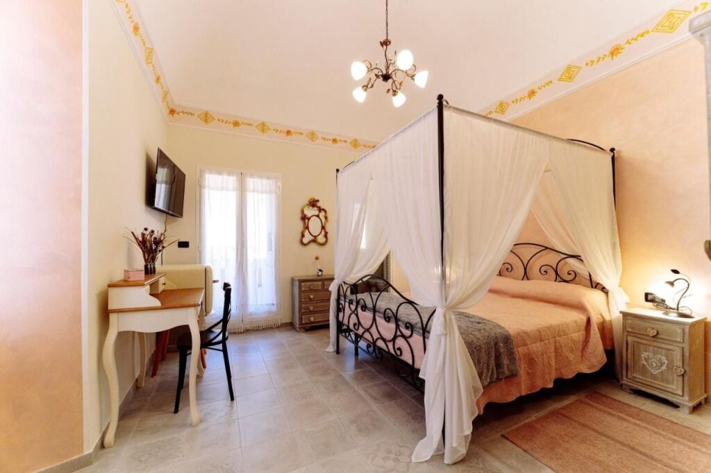 Come Nelle Favole the Classic B&B — 4-Star Luxury Hotel in Toirano, Italy
