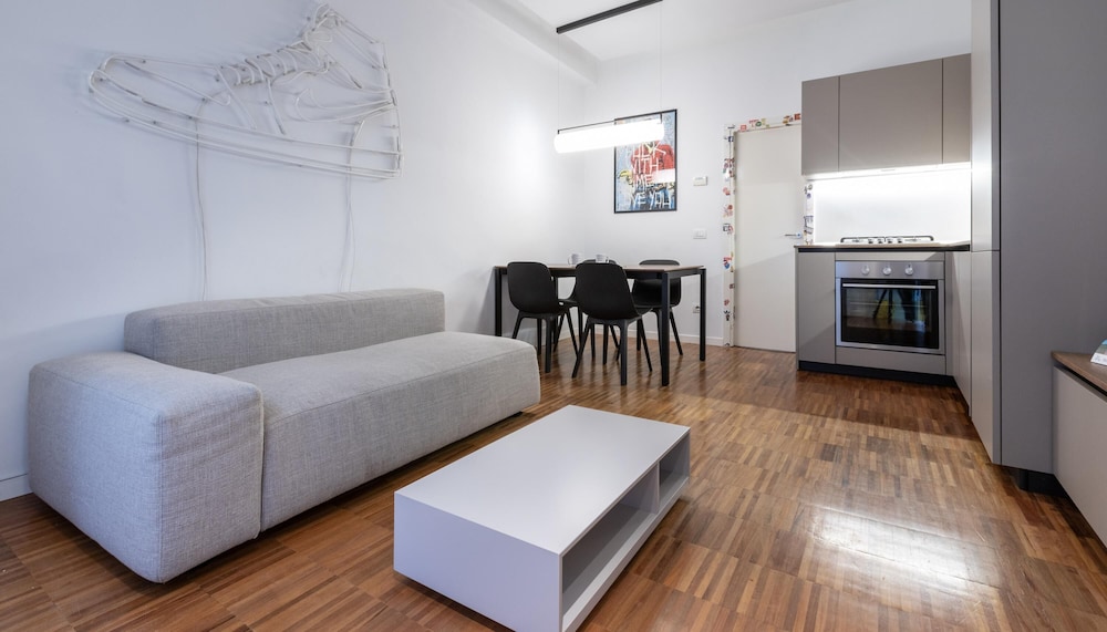 Italianway Easy Farini 2 — 4-Star Luxury Hotel in Milan, Italy