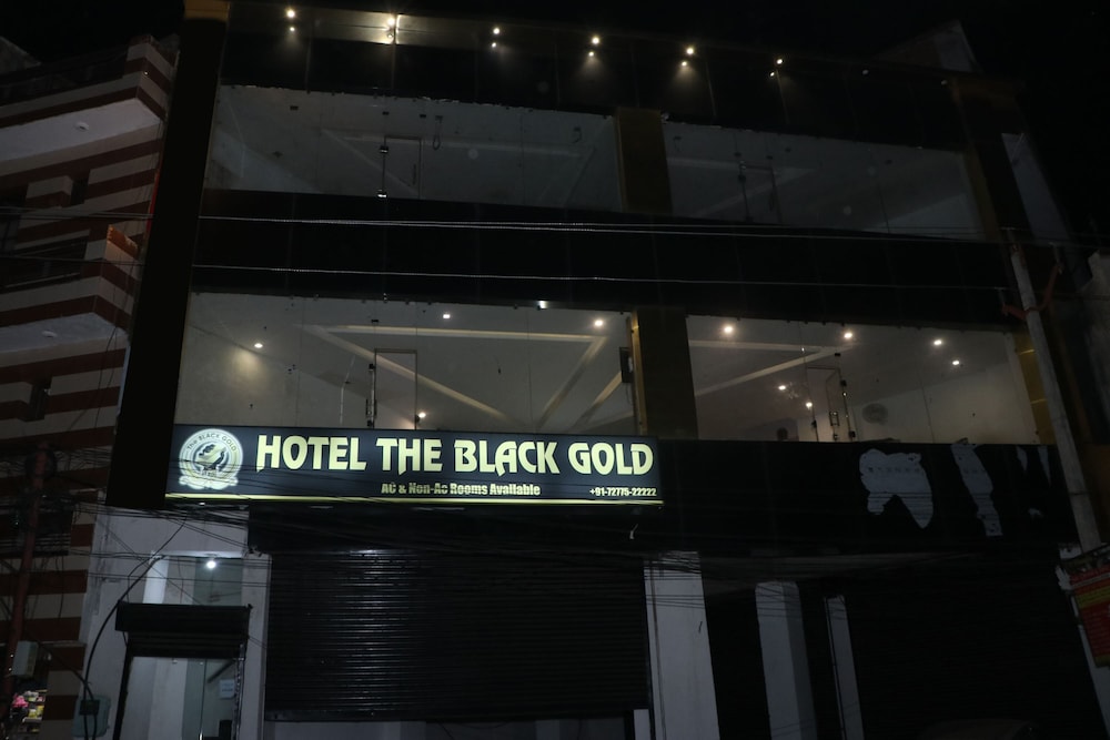 Hotel The Black Gold in Kharar, India