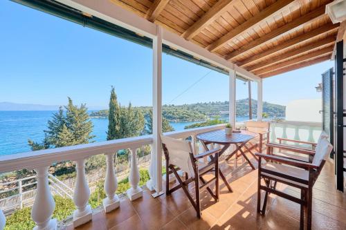 Dolphin villa 2 — 4-Star Luxury Hotel in Gaios, Greece