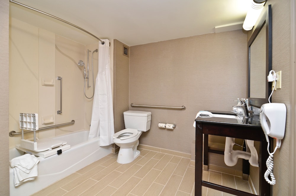 Holiday Inn Express Burlington by IHG - photo 23