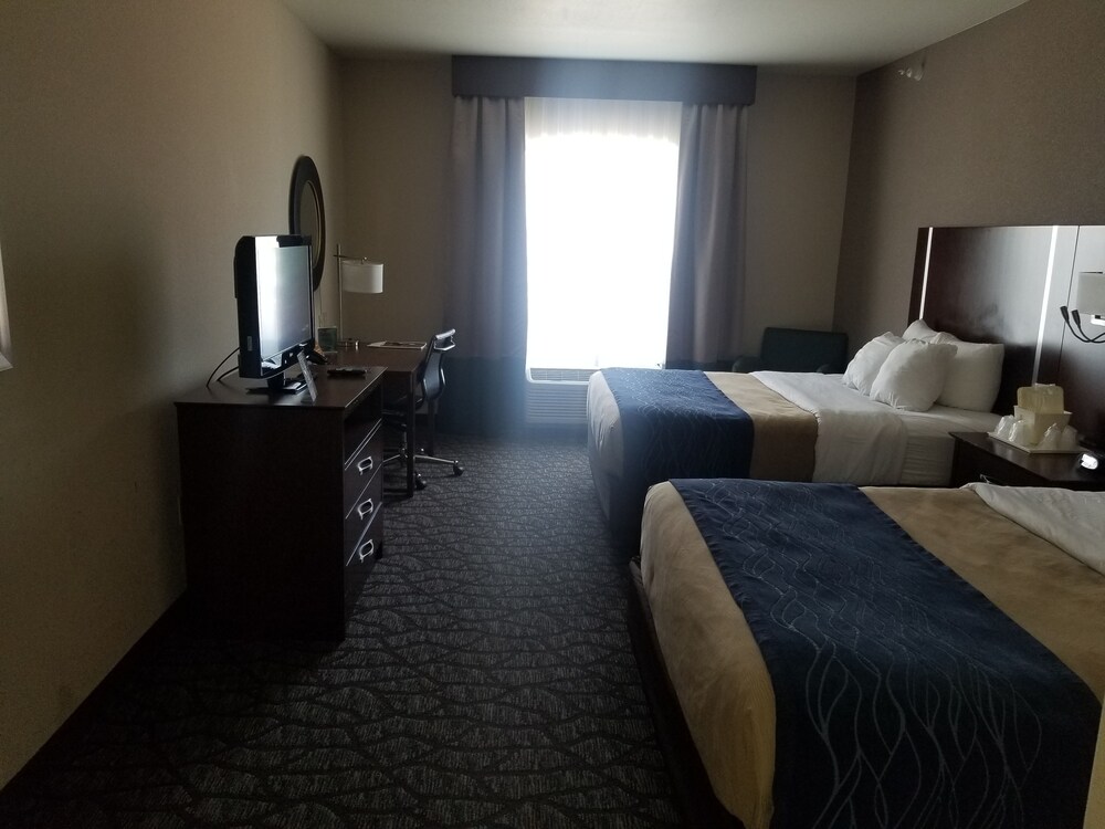 Holiday Inn Express & Suites Junction City by IHG - photo 10