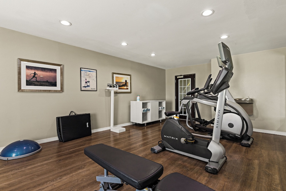 Holiday Inn Express Hotel & Suites Okmulgee by IHG - photo 22