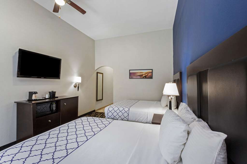 La Quinta Inn & Suites by Wyndham Alvin - photo 21