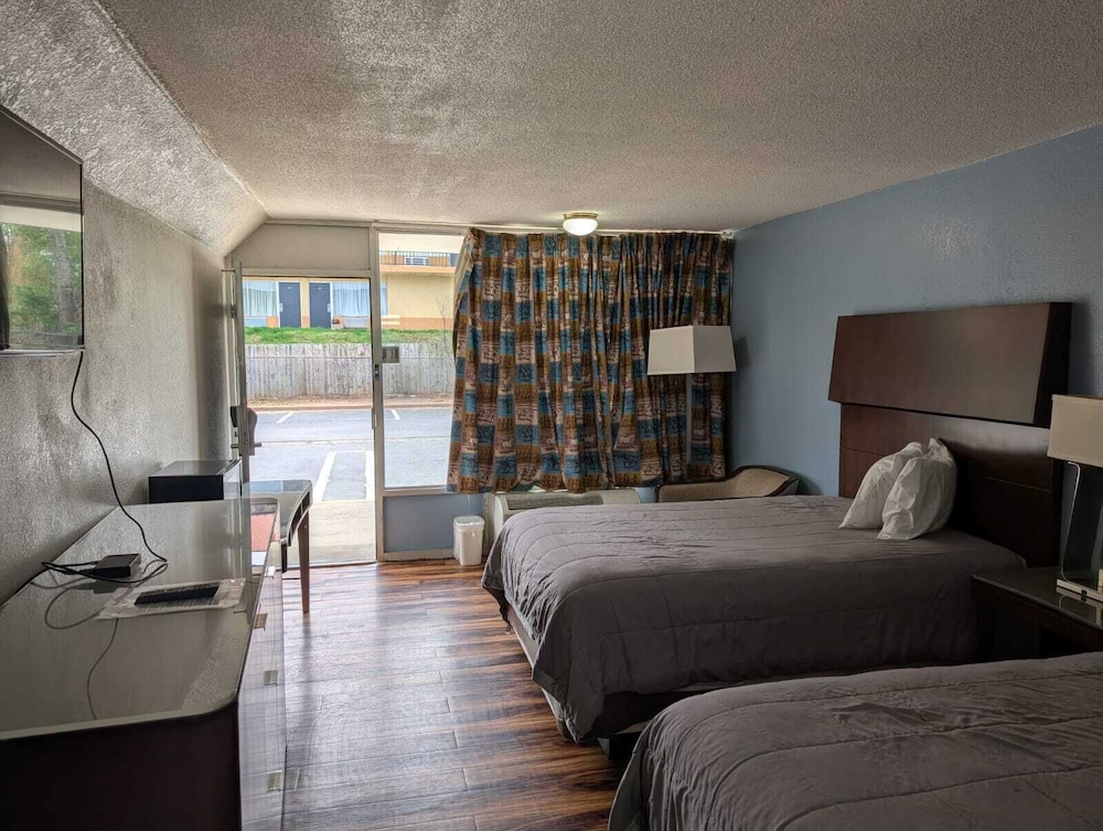 Budgetel Inns & Suites - photo 15