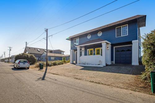 Sand Castle Villa — 4-Star Luxury Hotel in Rockaway Beach, United States