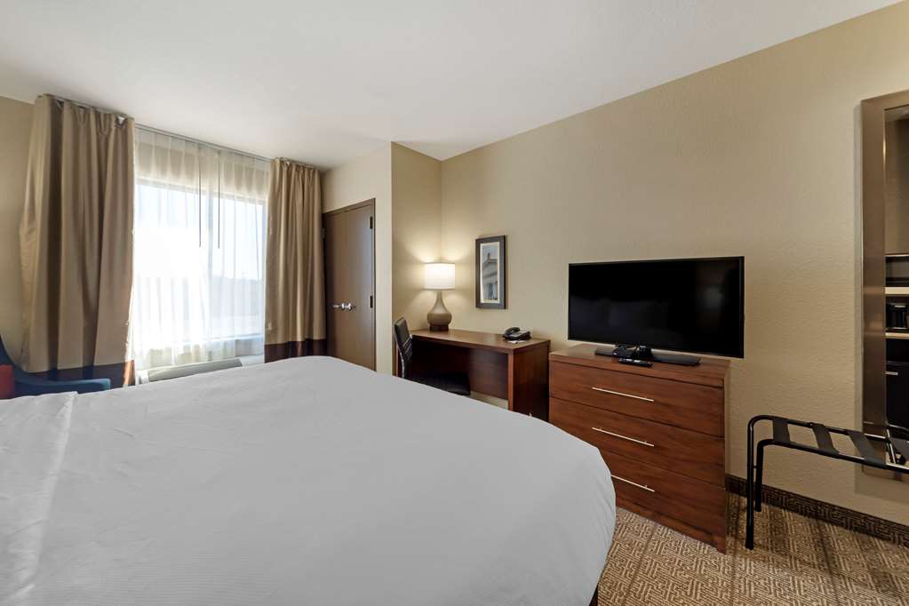 Comfort Inn & Suites Harrah - photo 15
