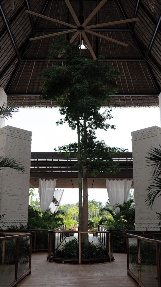 Hotel Mundo Maya Chichen Itza — Chichen Itza