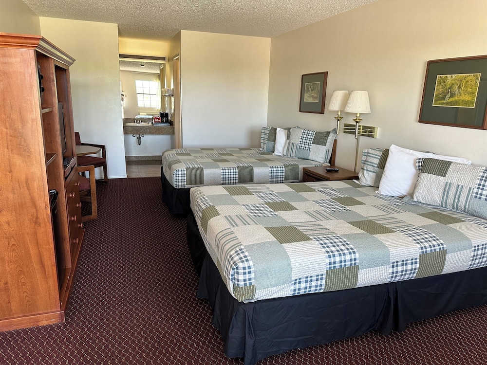 Windcrest Inn and Suites - photo 27