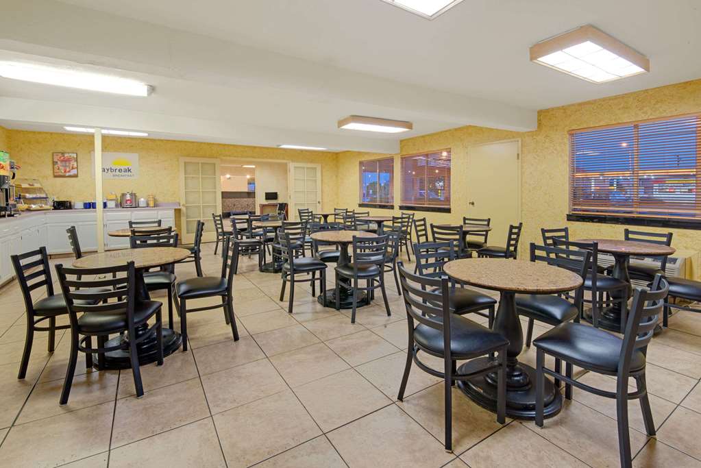 Days Inn by Wyndham Albuquerque City Center - photo 15