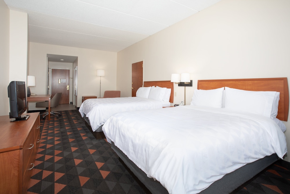 Holiday Inn & Suites Goodyear West Phoenix Area by IHG - photo 19