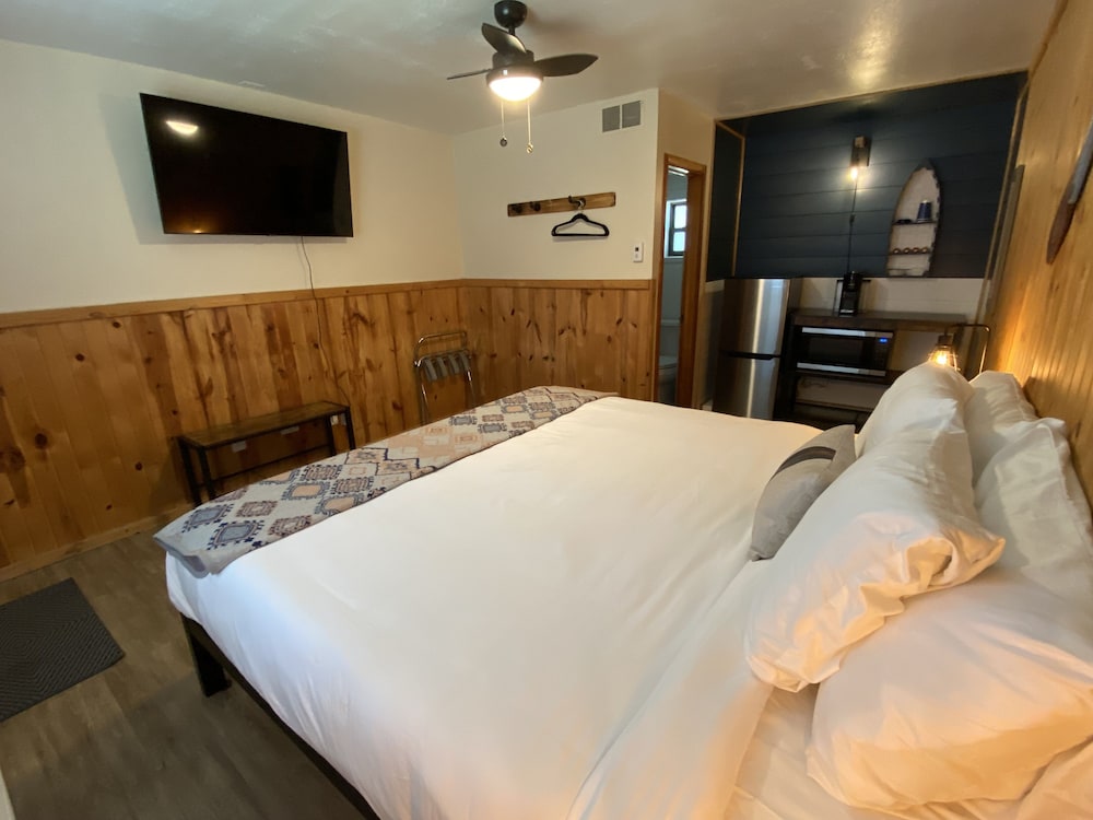 Columbia Point Resort - photo 16