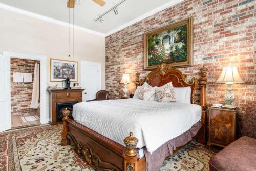 Old Brick Inn - photo 46