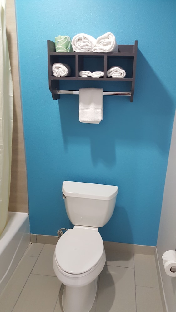 Haven Inn & Suites Willowbrook - photo 22
