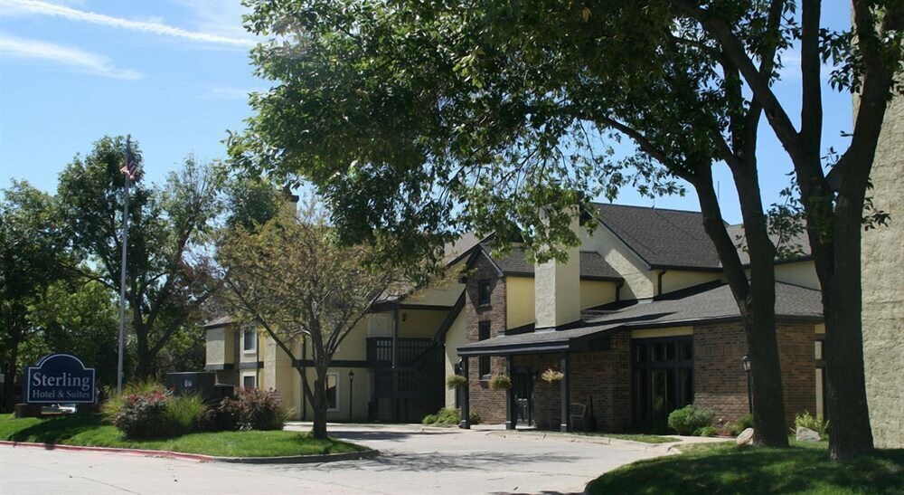 Sterling Hotel and Suites - photo 43