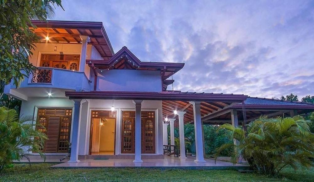 Mini Villa — 4-Star Luxury Hotel in Hikkaduwa, Sri Lanka