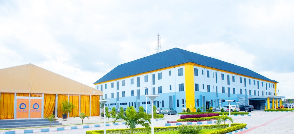 The Nook Apartments — 4-Star Luxury Hotel in Port Harcourt, Nigeria