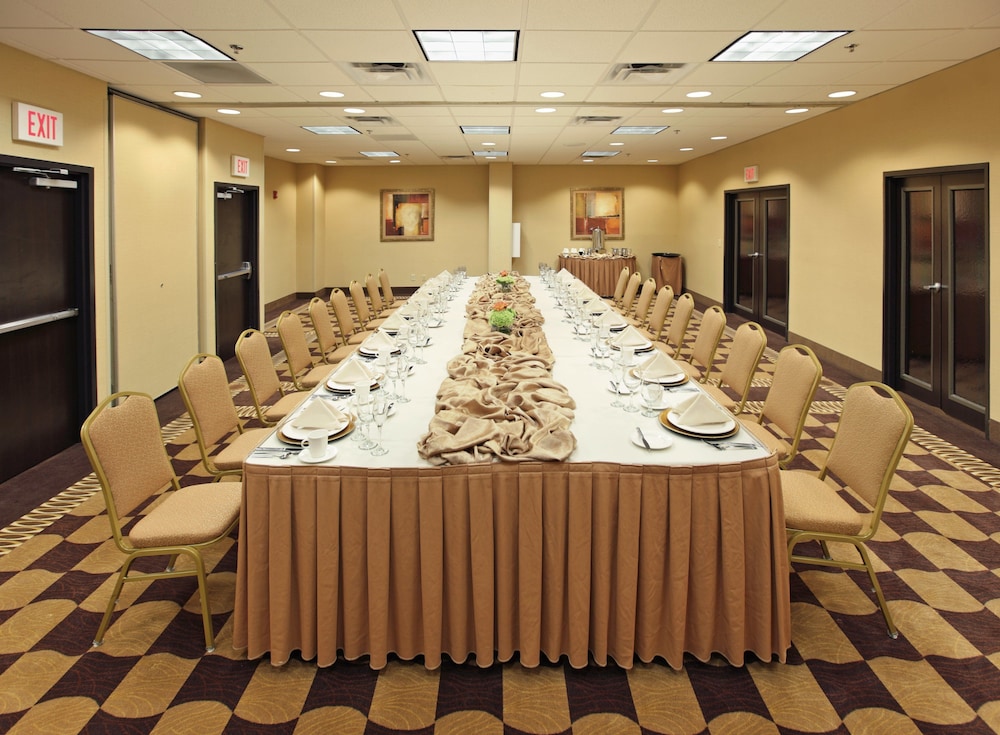 Wyndham Grand Executive Center Little Rock Airport - photo 36
