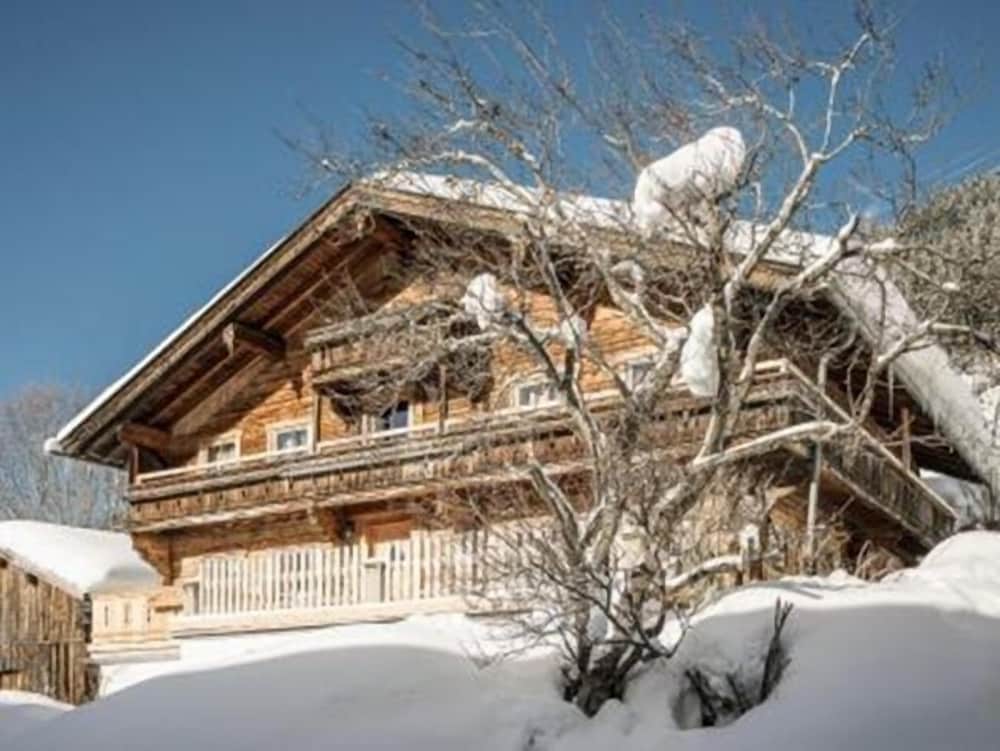Hanserhof Bauernhaus — 4-Star Luxury Hotel in Gerlosberg, Austria
