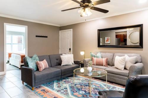 Downtown Nashville Condo Walk to Broadway with Free Parking — 4-Star Luxury Hotel in Nashville, United States