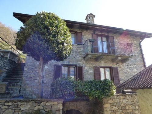 House with stunning view over Lake Como — 4-Star Luxury Hotel in Montemezzo, Italy