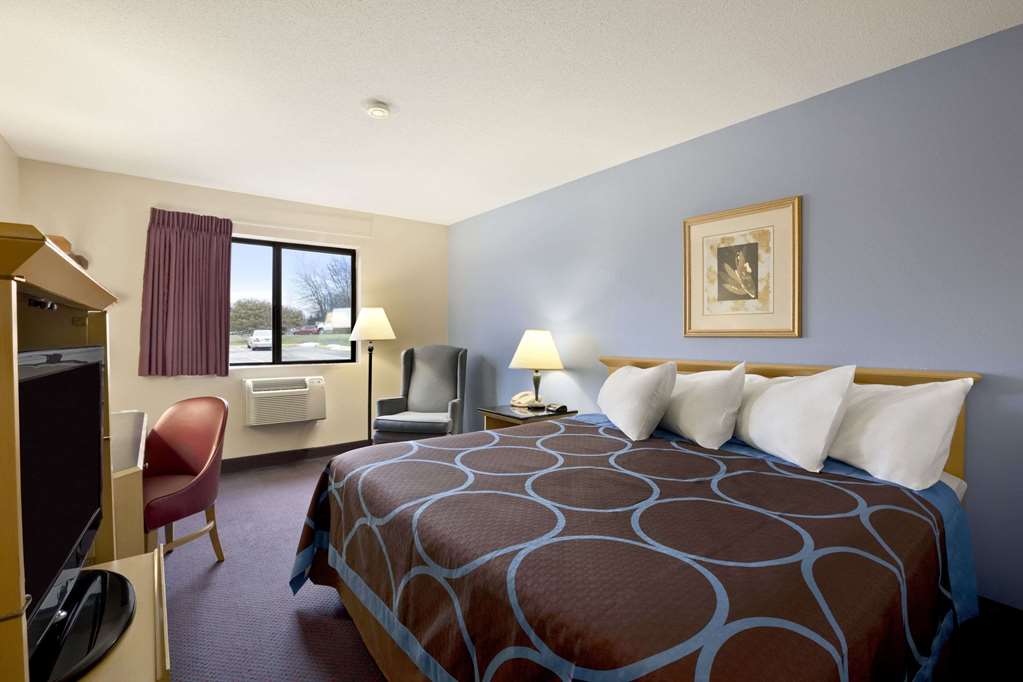 Super 8 by Wyndham Cromwell Middletown - photo 15