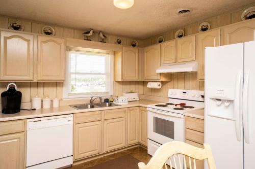 Shorebird by Oak Island Accommodations - photo 3
