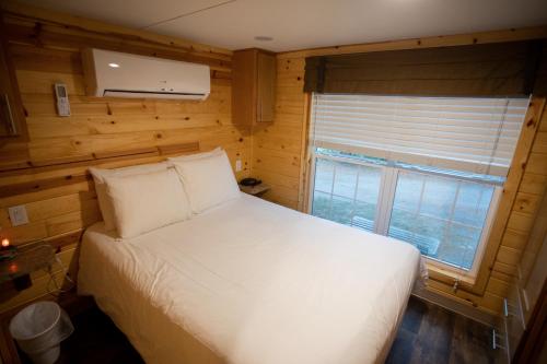 Lake George Escape Campground - photo 37
