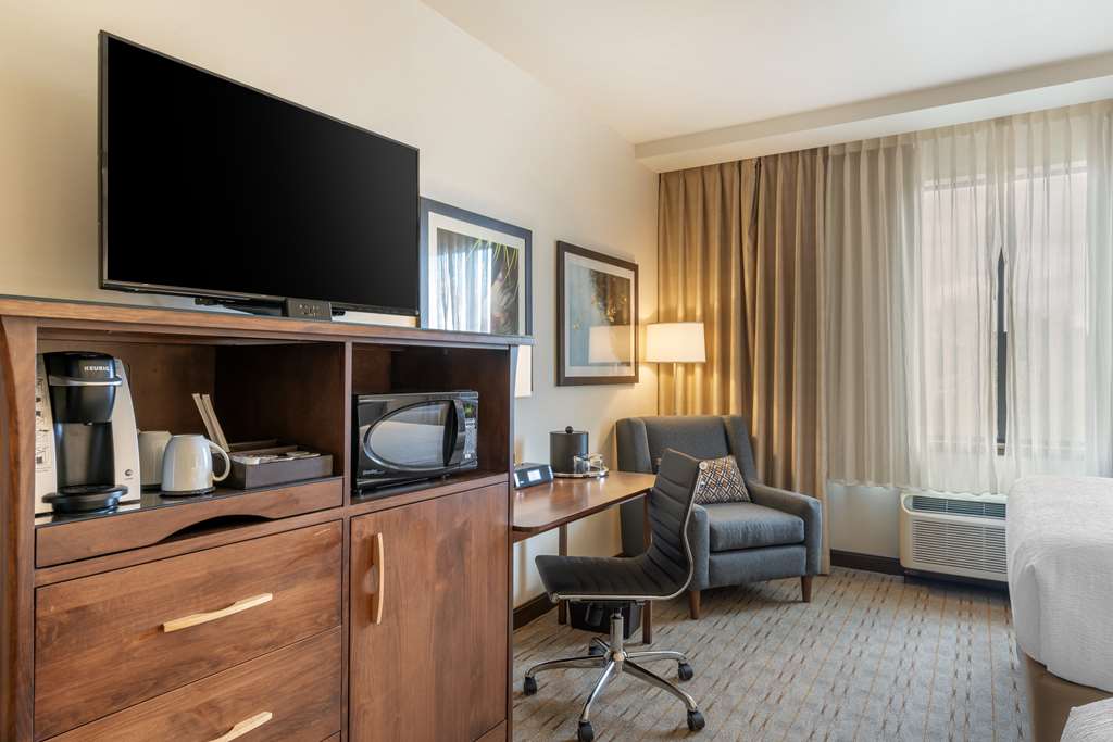 Best Western Premier Boulder Falls Inn - photo 32
