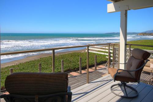 Oceanfront Escape Spring Special in Cambria, United States