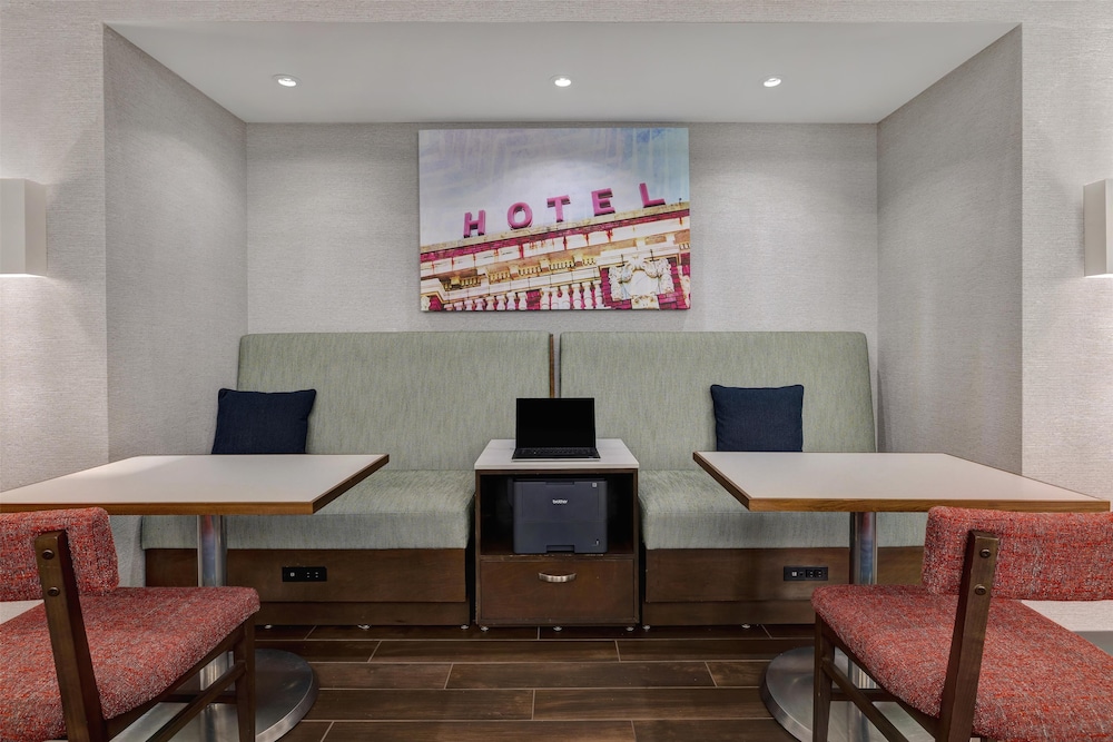 Hampton Inn & Suites Shreveport South - photo 43