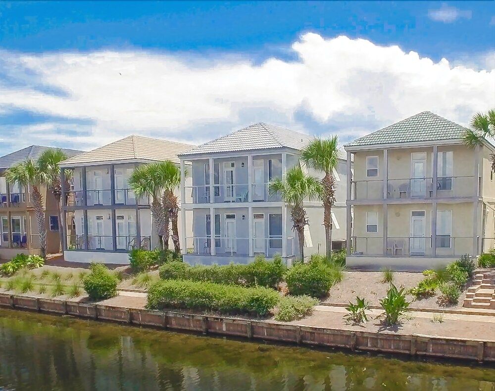 Scenic Duplex #11b 2 Bedrooms 2 Bathrooms Duplex — 4-Star Luxury Hotel in Destin, United States