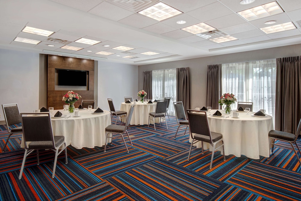 Hampton Inn & Suites Yonkers - photo 26
