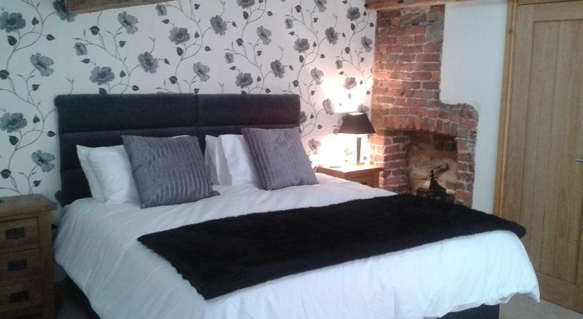 The Bear — hotel in Rhayader