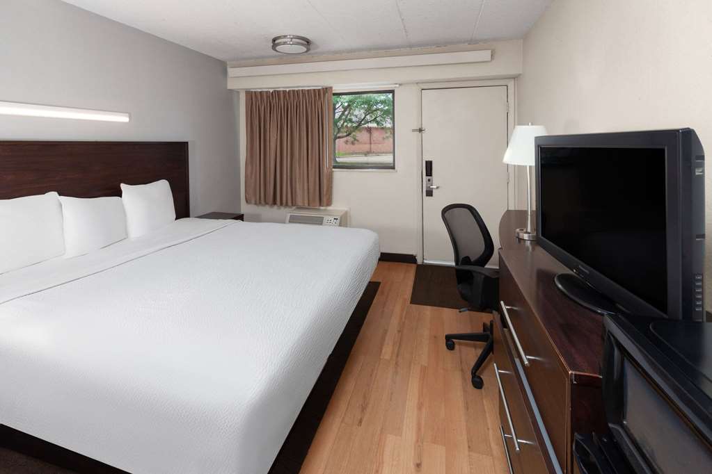 Travelodge by Wyndham Peoria - photo 21