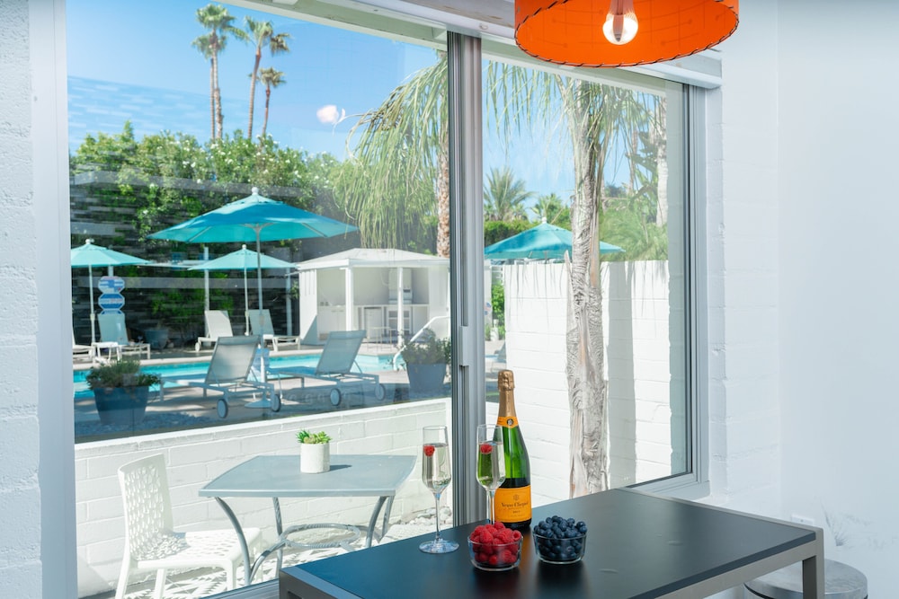 BelleVue Oasis Palm Springs Adults Only - photo 26