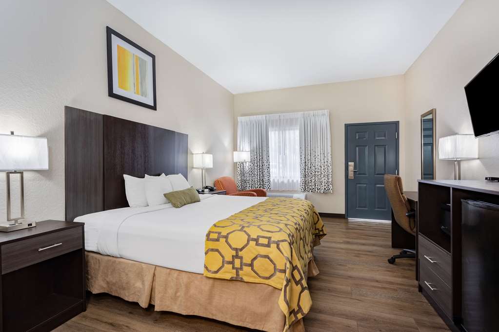 Baymont by Wyndham Midway Tallahassee - photo 23