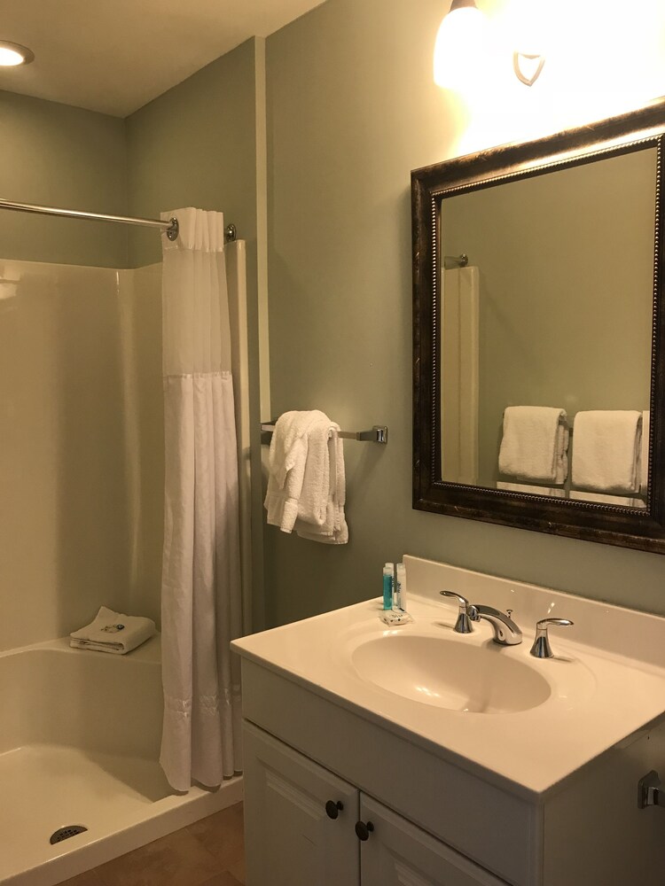 The Admiral's Inn Resort - photo 29