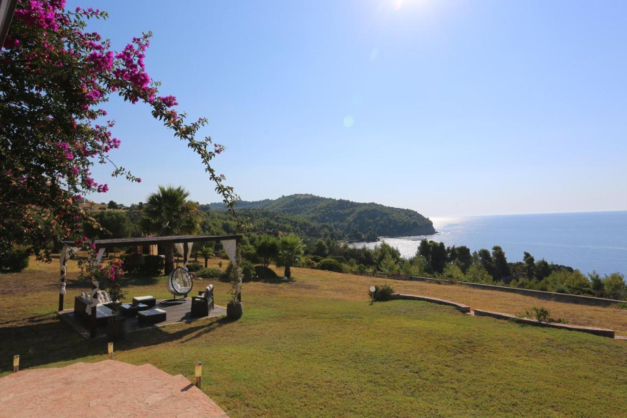 Spectacular Villa Near the Beach — Agia Paraskevi — photo 2